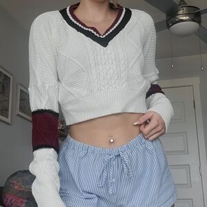 Cropped cable knit v-neck sweater red, cream, black women's size 4 or small